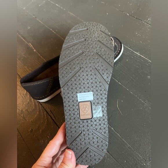 Women’s Ariat Crusier in chocolate suede lepord hair size 6.5 - Picture 2 of 9